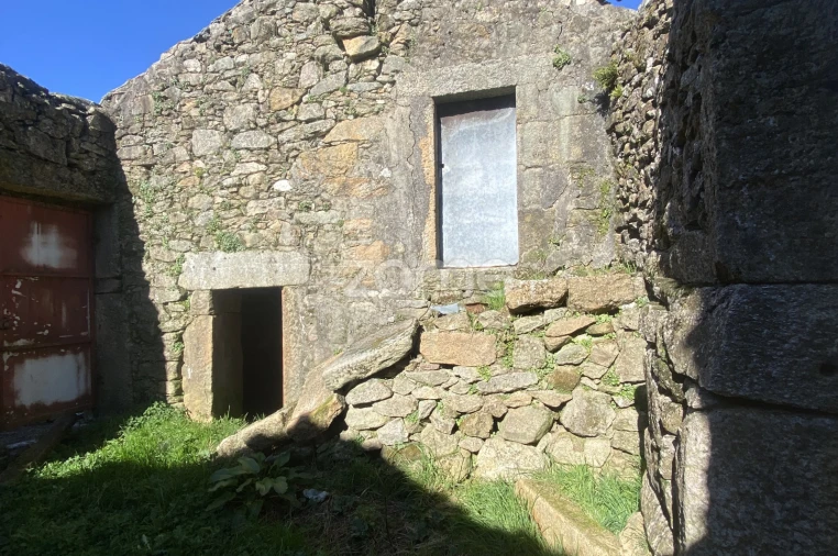 Moradia T4 para Venda em Salto Foto 19