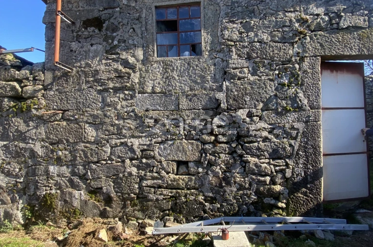 Moradia T4 para Venda em Salto Foto 22