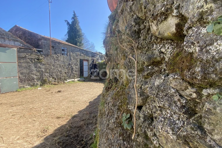 Moradia T4 para Venda em Salto Foto 27