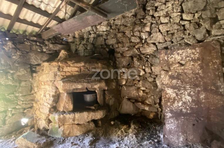 Moradia T4 para Venda em Salto Foto 16