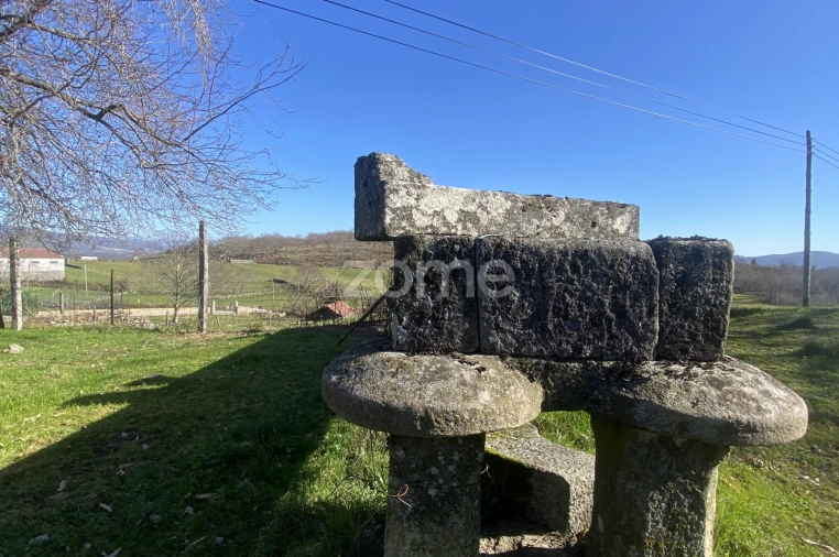 Moradia T4 para Venda em Salto Foto 20