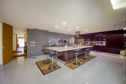 Moradia T4 para Venda em Turiz