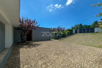 Moradia T4 para Venda em Turiz