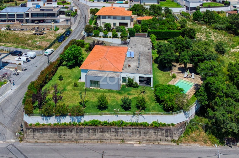 Moradia T4 para Venda em Turiz Foto 12