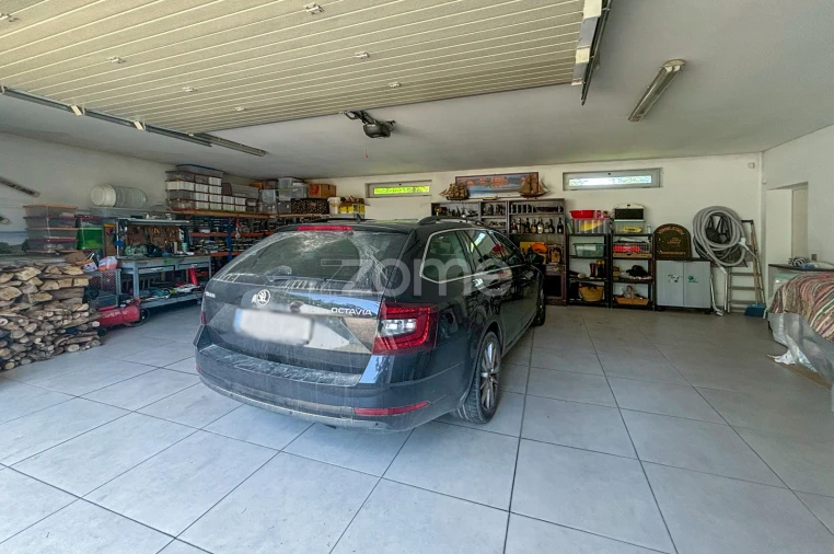 Moradia T4 para Venda em Turiz Foto 58