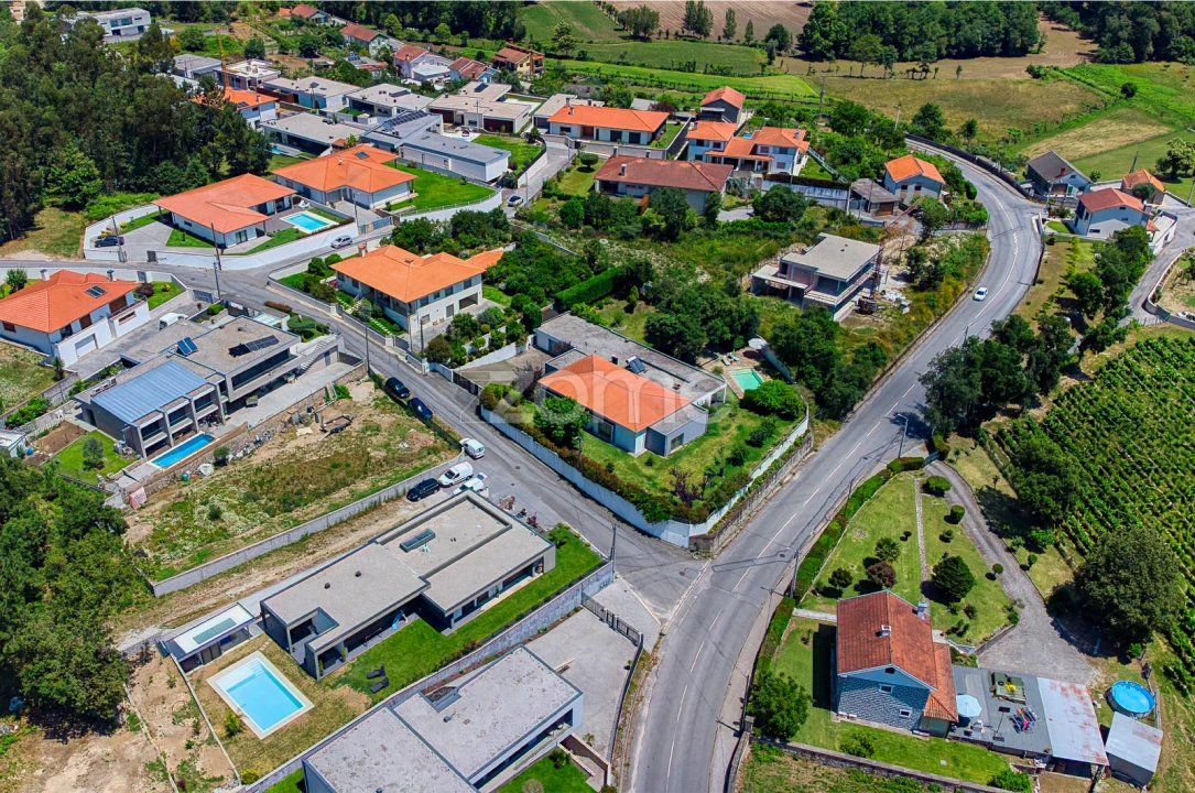 Moradia T4 para Venda em Turiz Foto 67