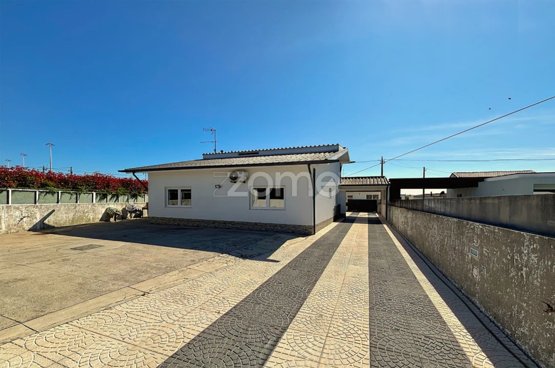 Moradia T3 para Venda em Vila Nova da Telha Foto 7