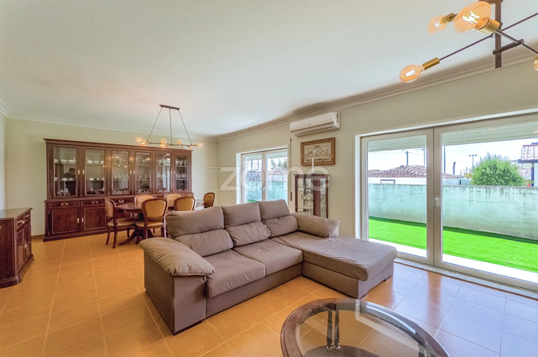 Moradia T3 para Venda em Vila Nova da Telha Foto 1