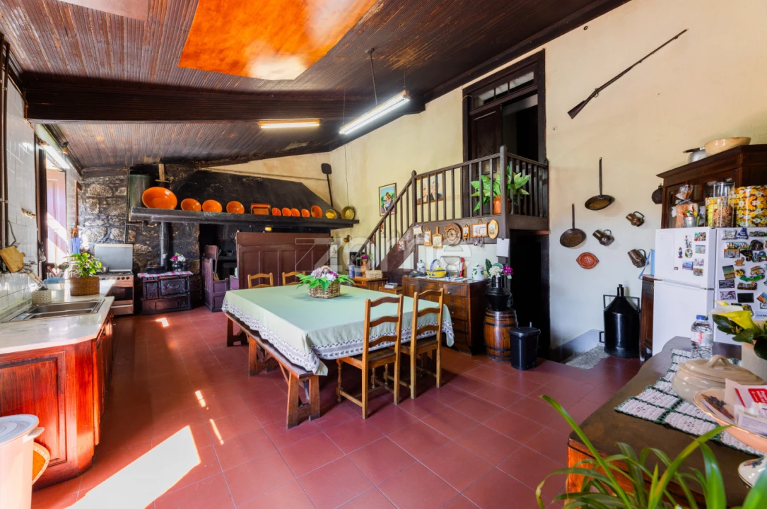 Quinta T16 para Venda em Mosteiro Foto 2