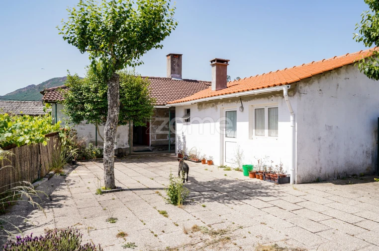 Moradia T3 para Venda em Vreia de Jales Foto 14