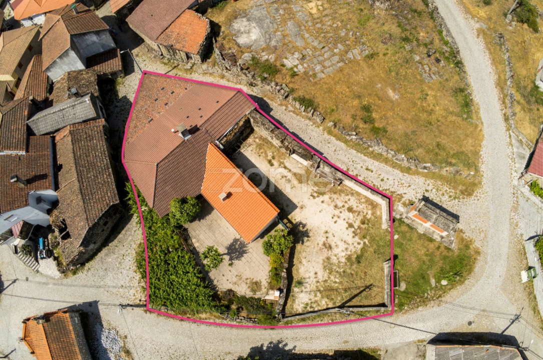 Moradia T3 para Venda em Vreia de Jales Foto 5