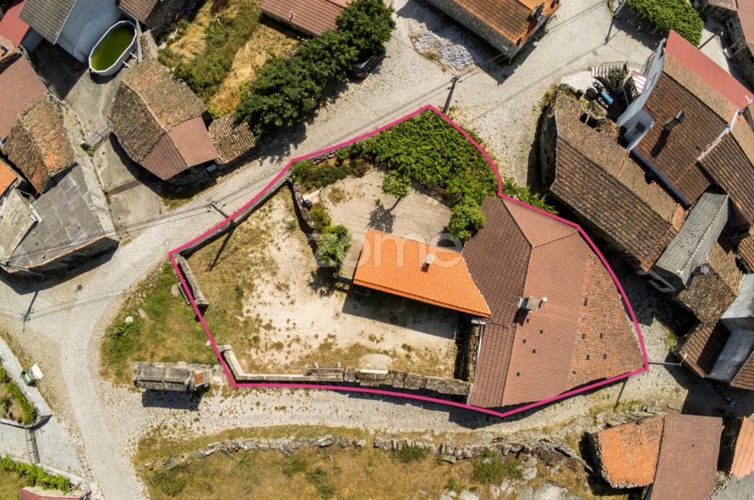 Moradia T3 para Venda em Vreia de Jales Foto 1