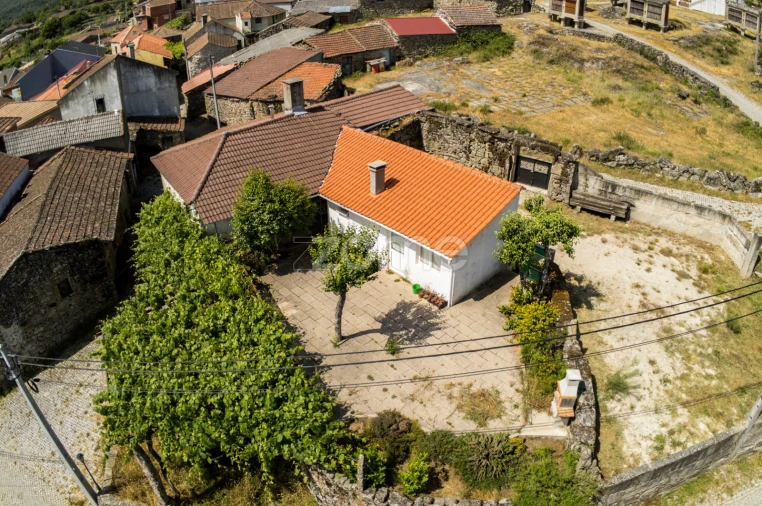 Moradia T3 para Venda em Vreia de Jales Foto 12