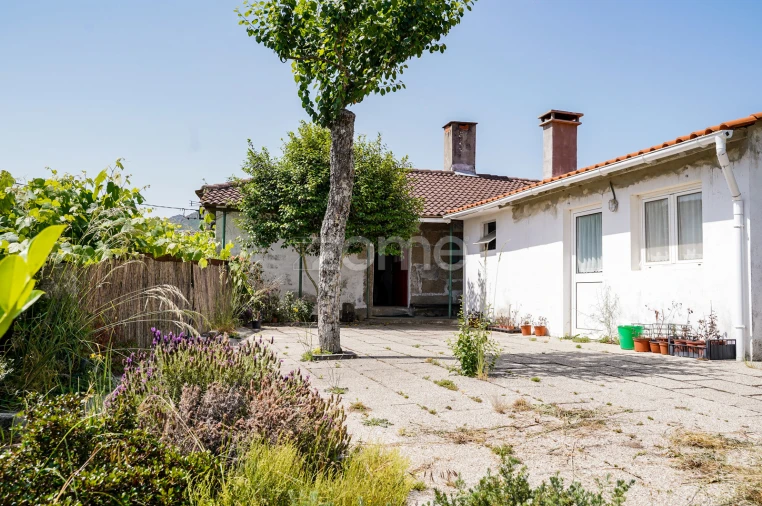 Moradia T3 para Venda em Vreia de Jales Foto 18