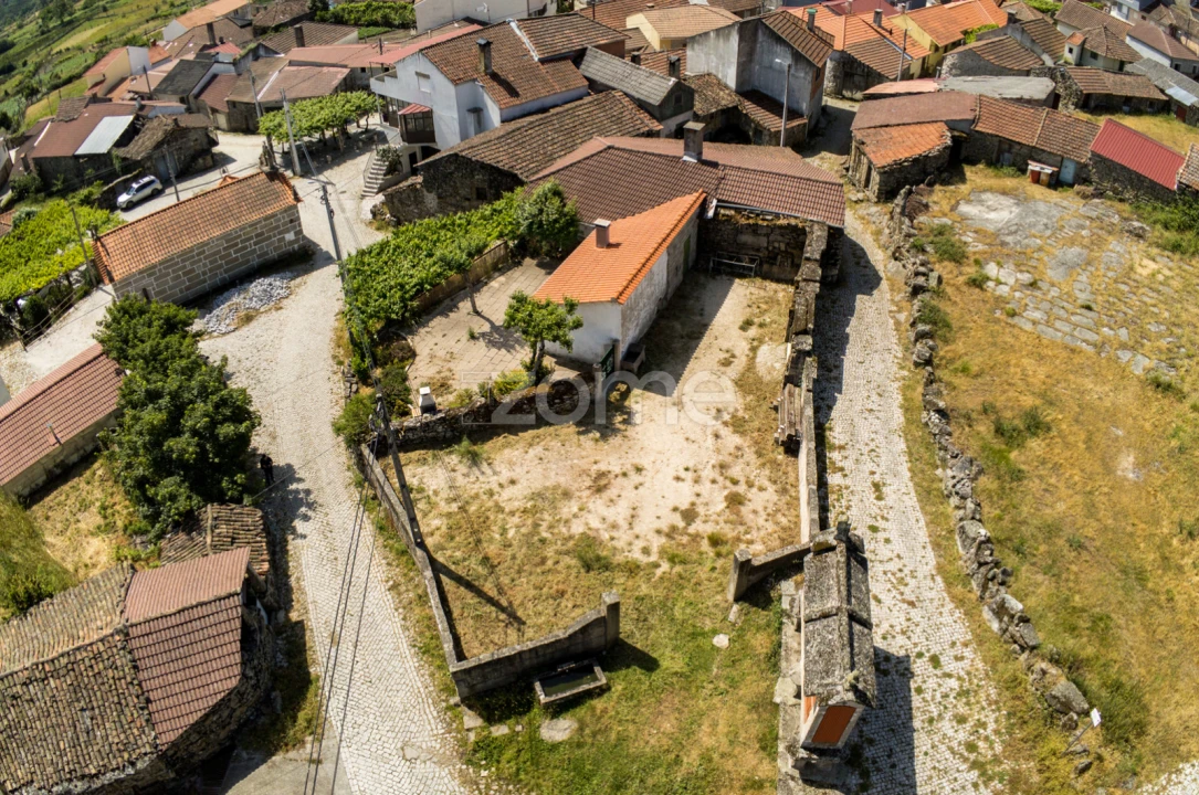 Moradia T3 para Venda em Vreia de Jales Foto 10