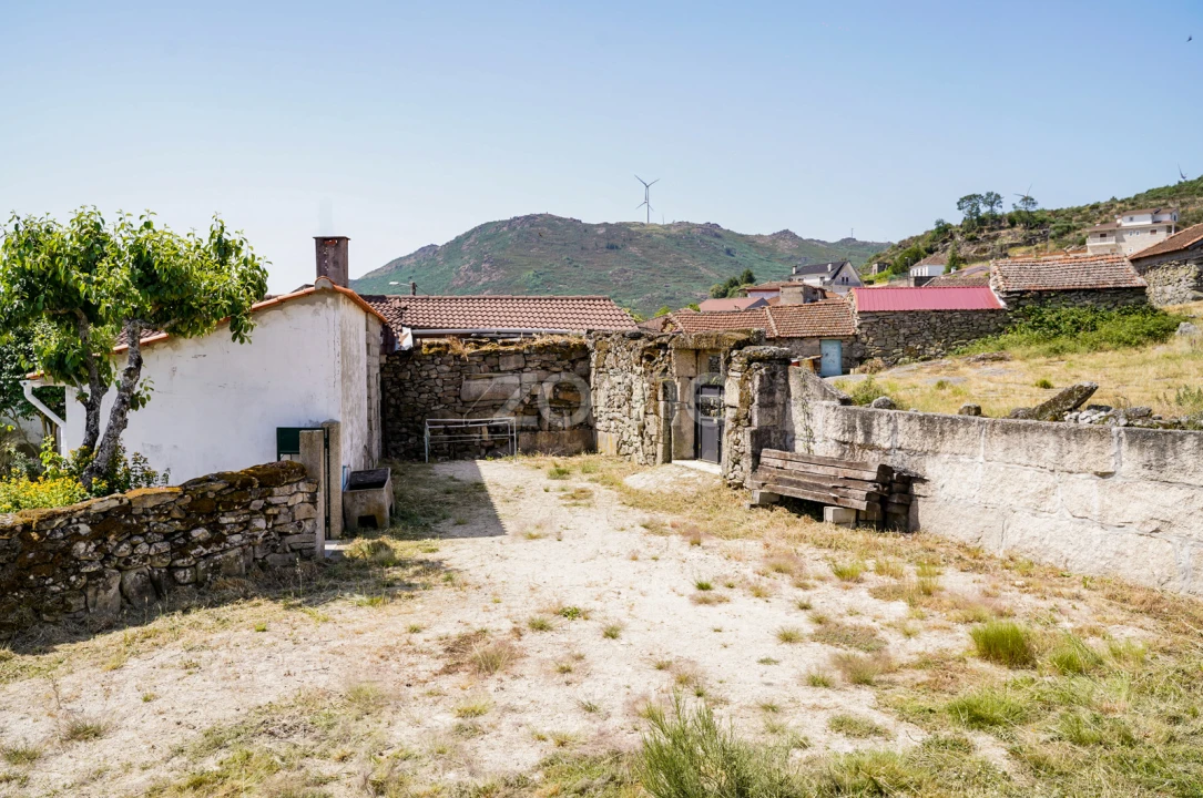 Moradia T3 para Venda em Vreia de Jales Foto 15