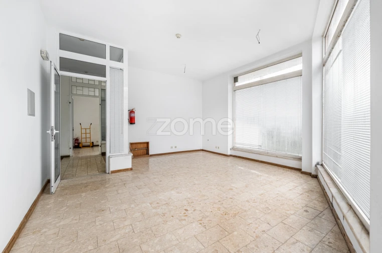 Negócio para Venda em Sobreira Foto 17