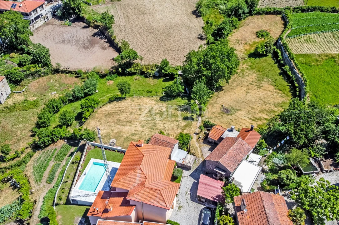 Moradia T1 para Venda em Campelo e Ovil Foto 6