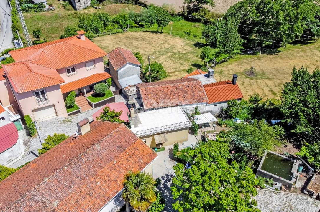 Moradia T1 para Venda em Campelo e Ovil Foto 19