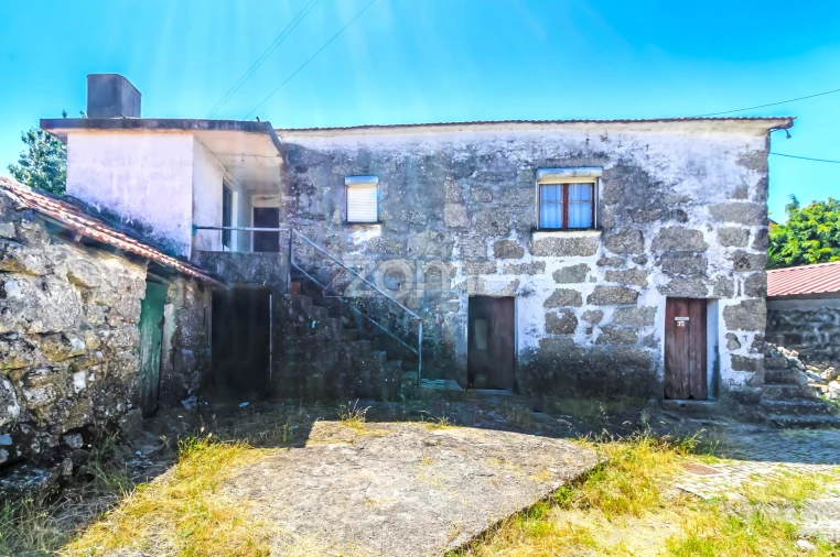 Moradia T1 para Venda em Campelo e Ovil Foto 4