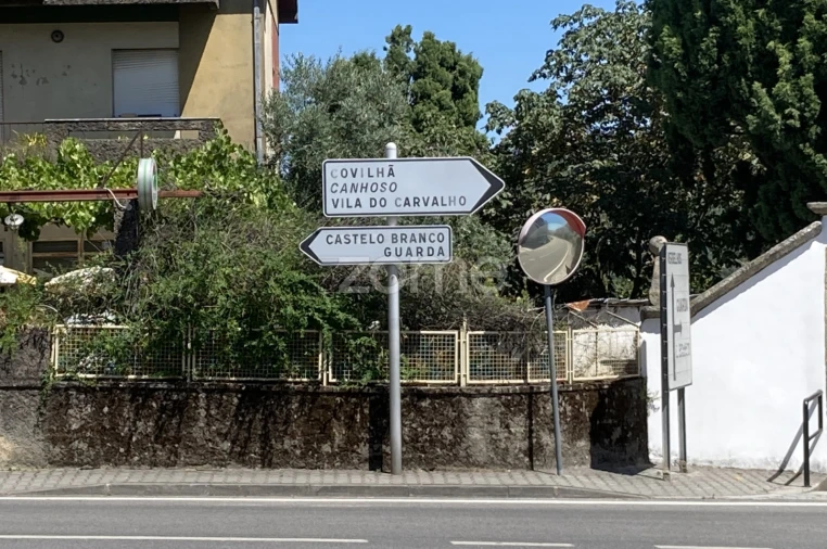 Moradia T2 para Venda em Orjais Foto 18