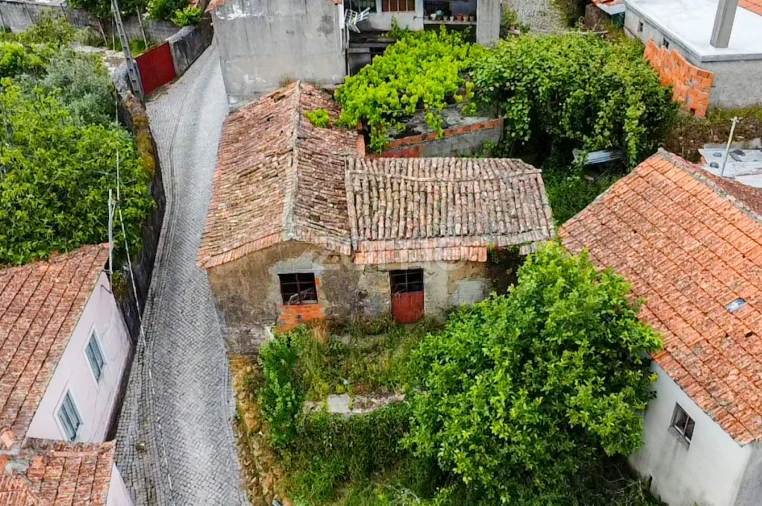 Moradia T2 para Venda em Castanheira de Pêra e Coentral Foto 3