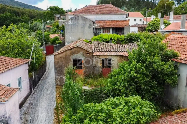 Moradia T2 para Venda em Castanheira de Pêra e Coentral Foto 4