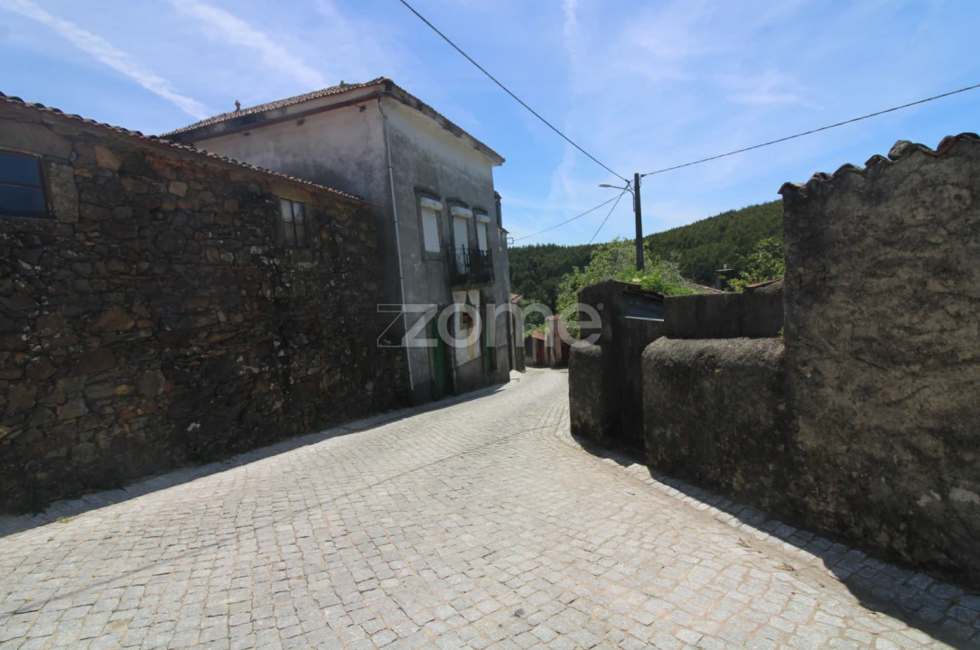 Moradia T2 para Venda em Castanheira de Pêra e Coentral Foto 6