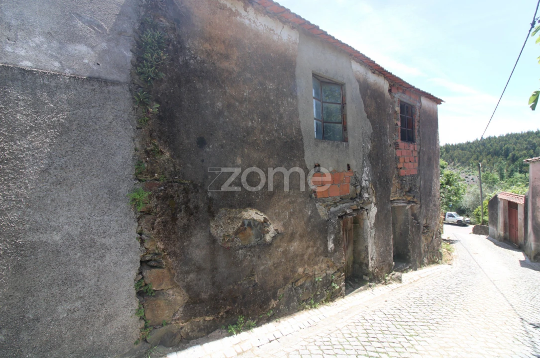 Moradia T2 para Venda em Castanheira de Pêra e Coentral Foto 8