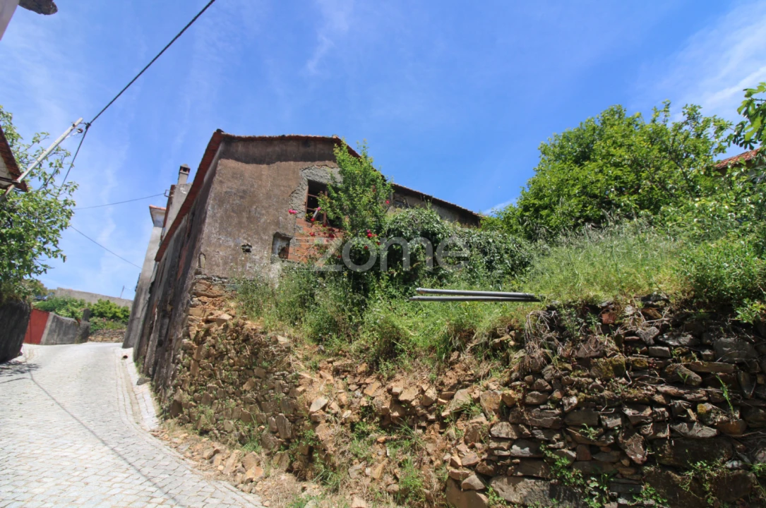 Moradia T2 para Venda em Castanheira de Pêra e Coentral Foto 7