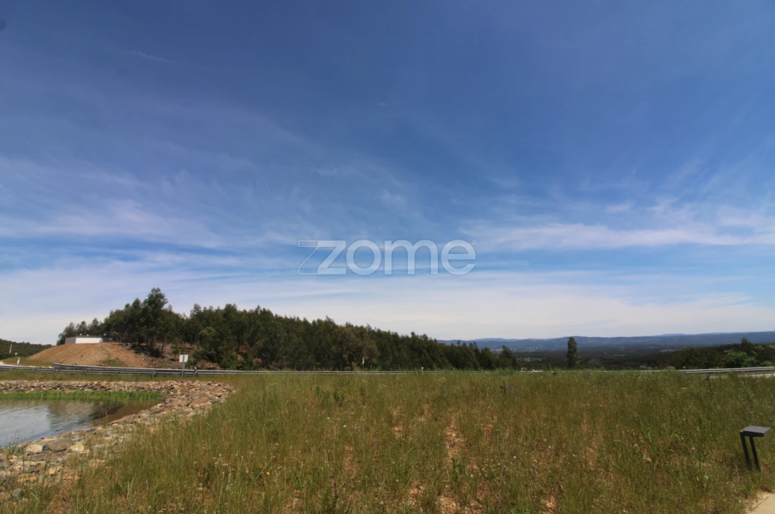 Moradia T2 para Venda em Castanheira de Pêra e Coentral Foto 23
