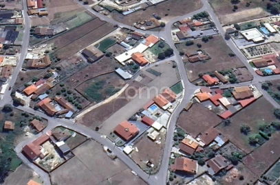 Terreno para Venda em Monte Redondo e Carreira