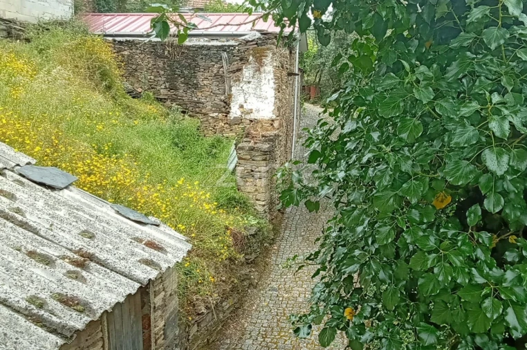 Moradia T2 para Venda em Cabril Foto 42