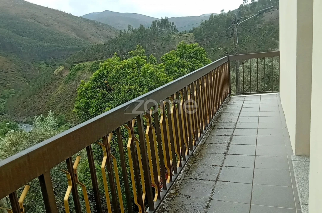 Moradia T2 para Venda em Cabril Foto 1