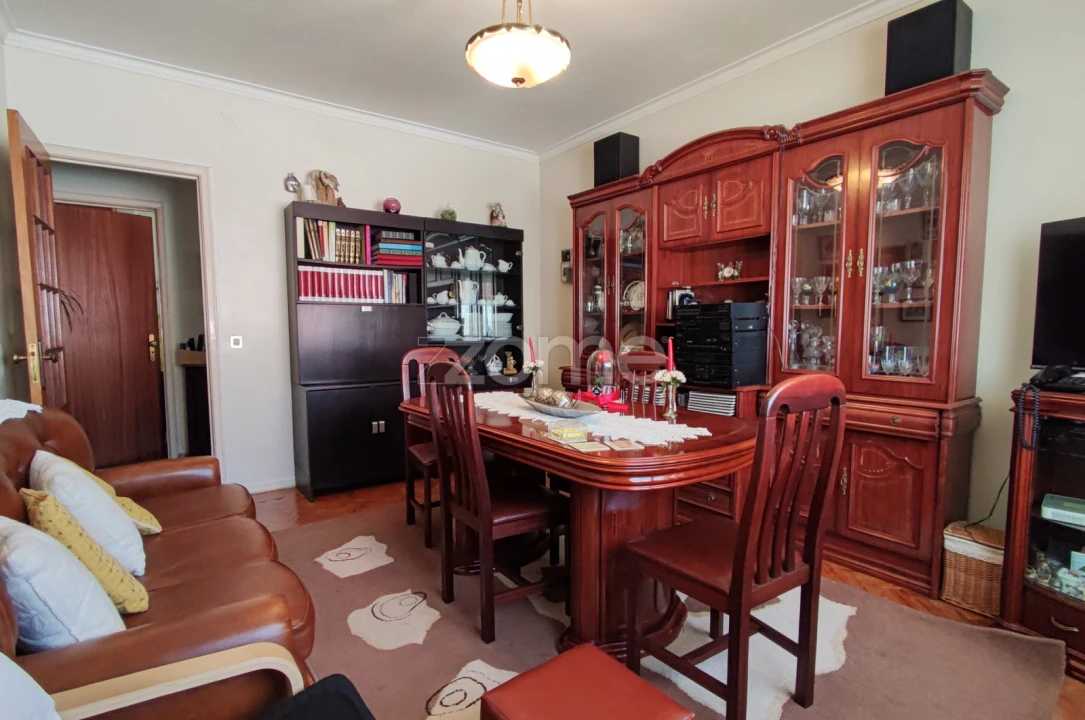 Moradia T2 para Venda em Ramada e Caneças Foto 5