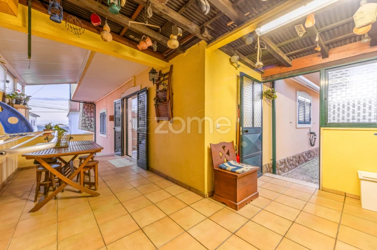 Moradia T5 para Venda em Santo António dos Cavaleiros e Frielas Foto 36