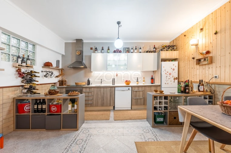 Moradia T5 para Venda em Santo António dos Cavaleiros e Frielas Foto 45