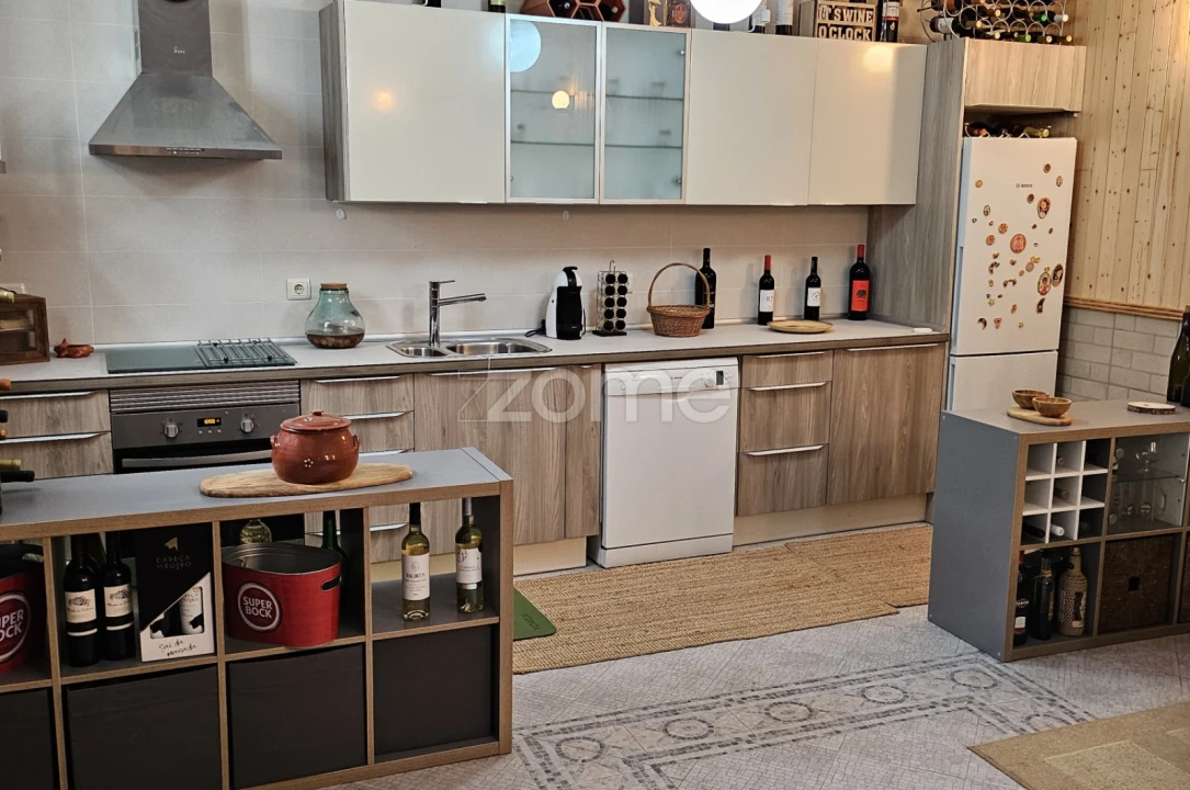 Moradia T5 para Venda em Santo António dos Cavaleiros e Frielas Foto 61