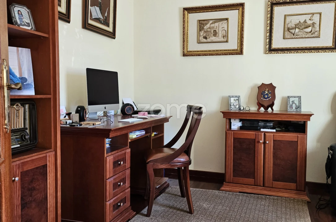 Moradia T5 para Venda em Santo António dos Cavaleiros e Frielas Foto 62