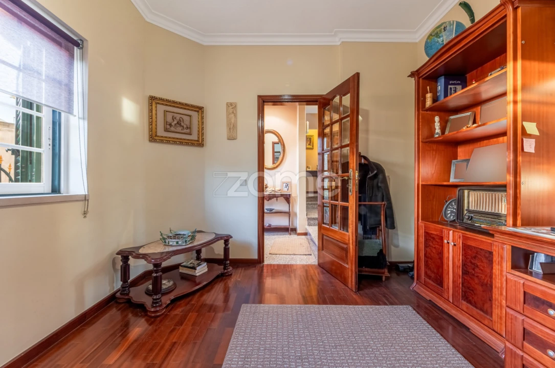 Moradia T5 para Venda em Santo António dos Cavaleiros e Frielas Foto 51