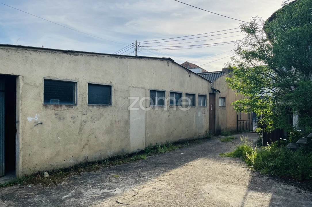 Moradia T11 para Venda em Sangalhos Foto 18