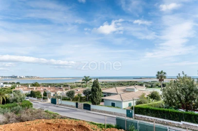 Moradia T5 para Venda em Odiaxere