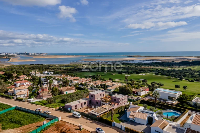 Moradia T5 para Venda em Odiaxere Foto 18