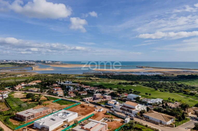 Moradia T5 para Venda em Odiaxere Foto 10