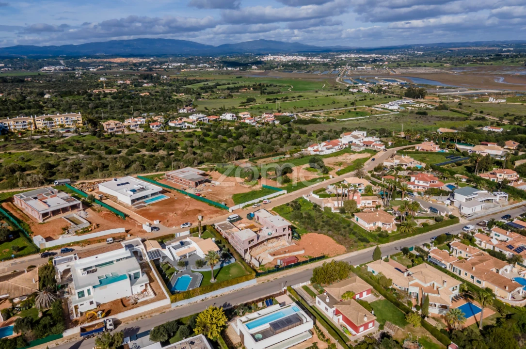 Moradia T5 para Venda em Odiaxere Foto 14