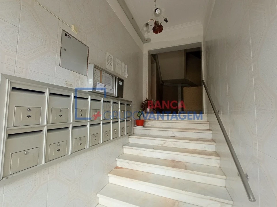 Apartamento T2 para Venda em Agualva e Mira-Sintra Foto 3