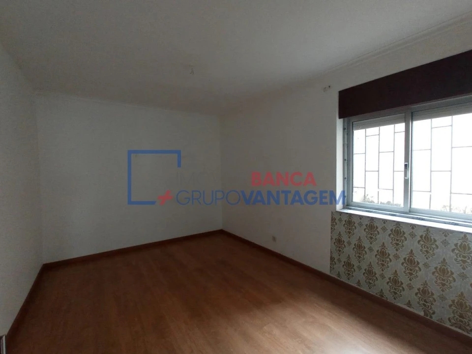 Apartamento T2 para Venda em Agualva e Mira-Sintra Foto 4