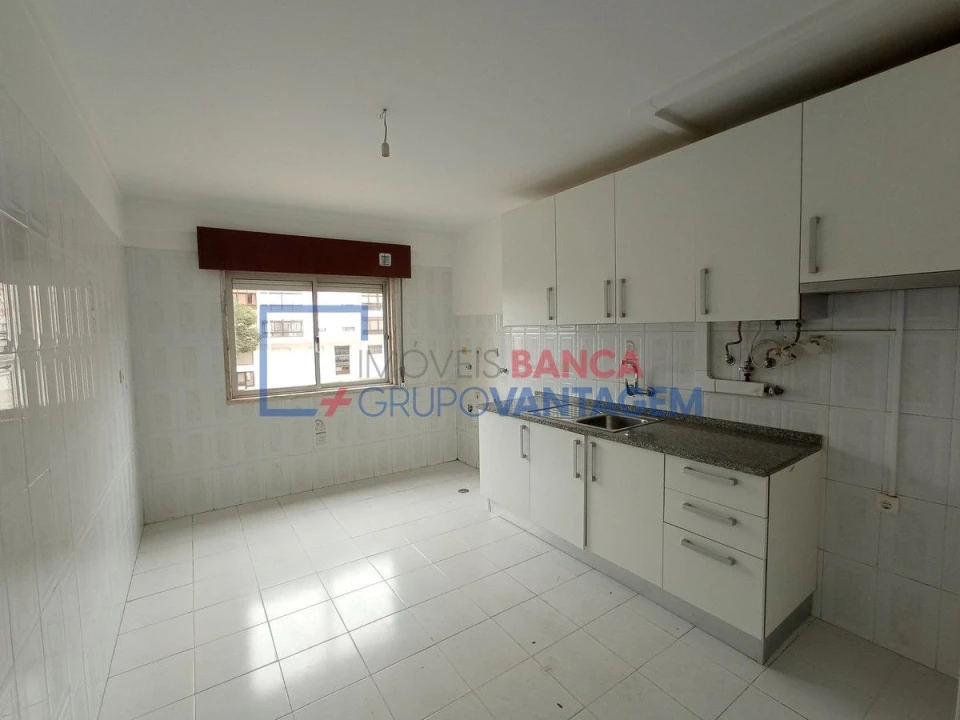 Apartamento T2 para Venda em Agualva e Mira-Sintra Foto 1