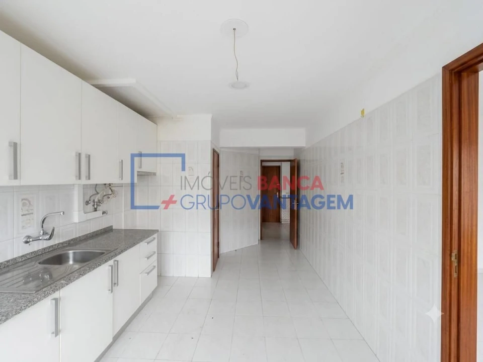 Apartamento T2 para Venda em Agualva e Mira-Sintra Foto 1