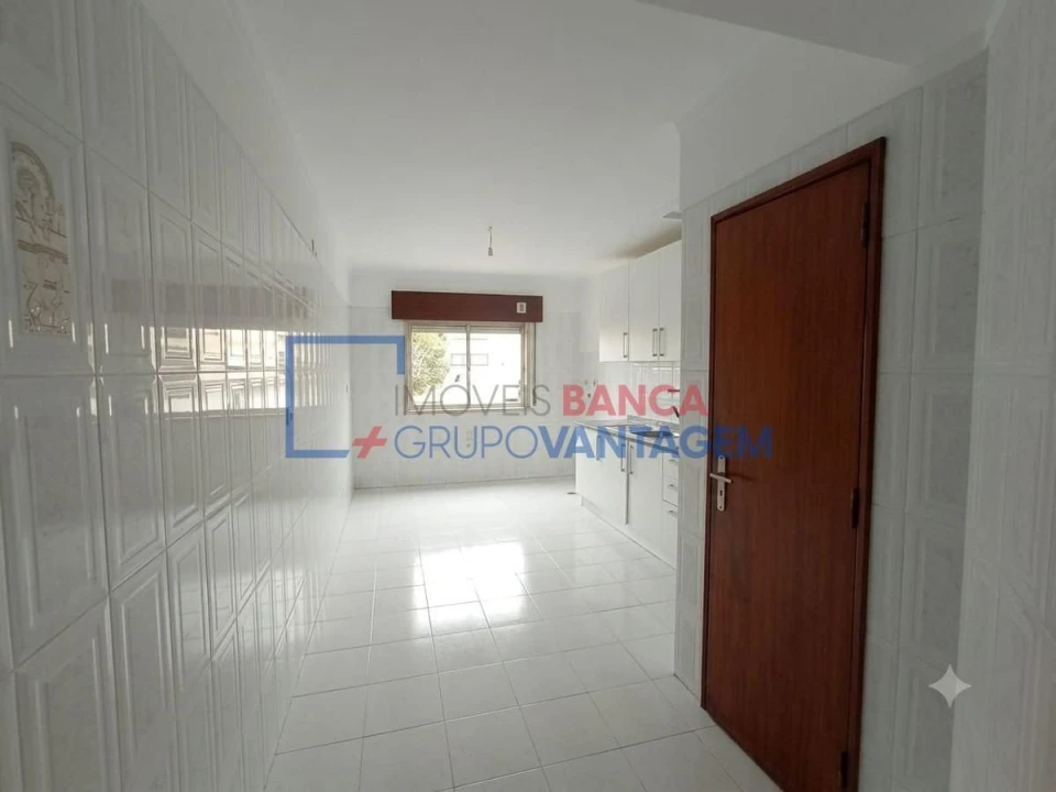 Apartamento T2 para Venda em Agualva e Mira-Sintra Foto 3